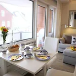 Modern eingerichtete, komfortable 2-Zimmer-Wohnung im 2. OG (Fahrstuhl vorh.)