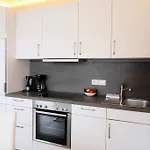 Modern eingerichtete, komfortable 2-Zimmer-Wohnung im 2. OG (Fahrstuhl vorh.)