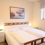 Modern eingerichtete, komfortable 2-Zimmer-Wohnung im 2. OG (Fahrstuhl vorh.)